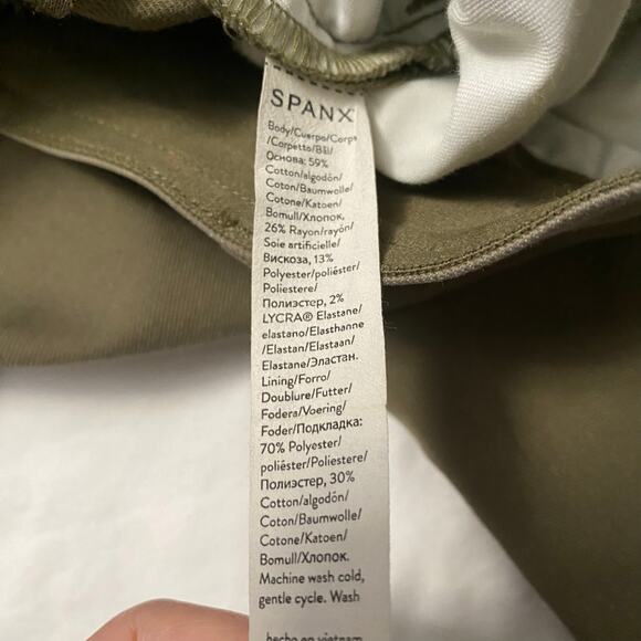 Spanx Stretch Twill Cropped Wide Leg Cargo Pants Women's Small Casual Travel - Picture 7 of 10